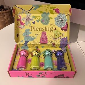 Set of 4 Pleasing Nail Polishes